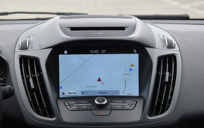 Ford Kuga cena 66899 przebieg: 97000, rok produkcji 2017 z Pieńsk małe 631